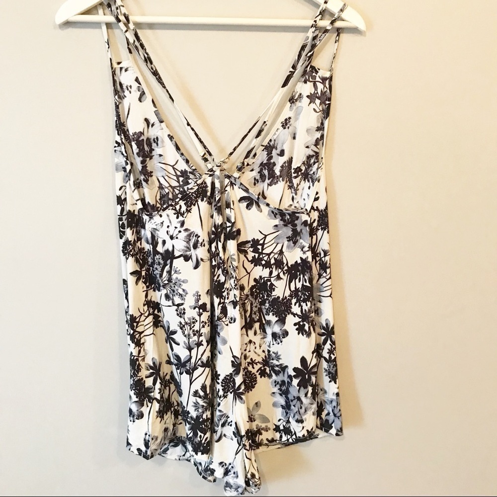 LIRA CRTV SCTU Black & White Romper Size Medium